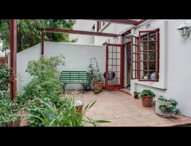 3 BEDROOM TOWNHOUSE FOR SALE IN BRYANSTON